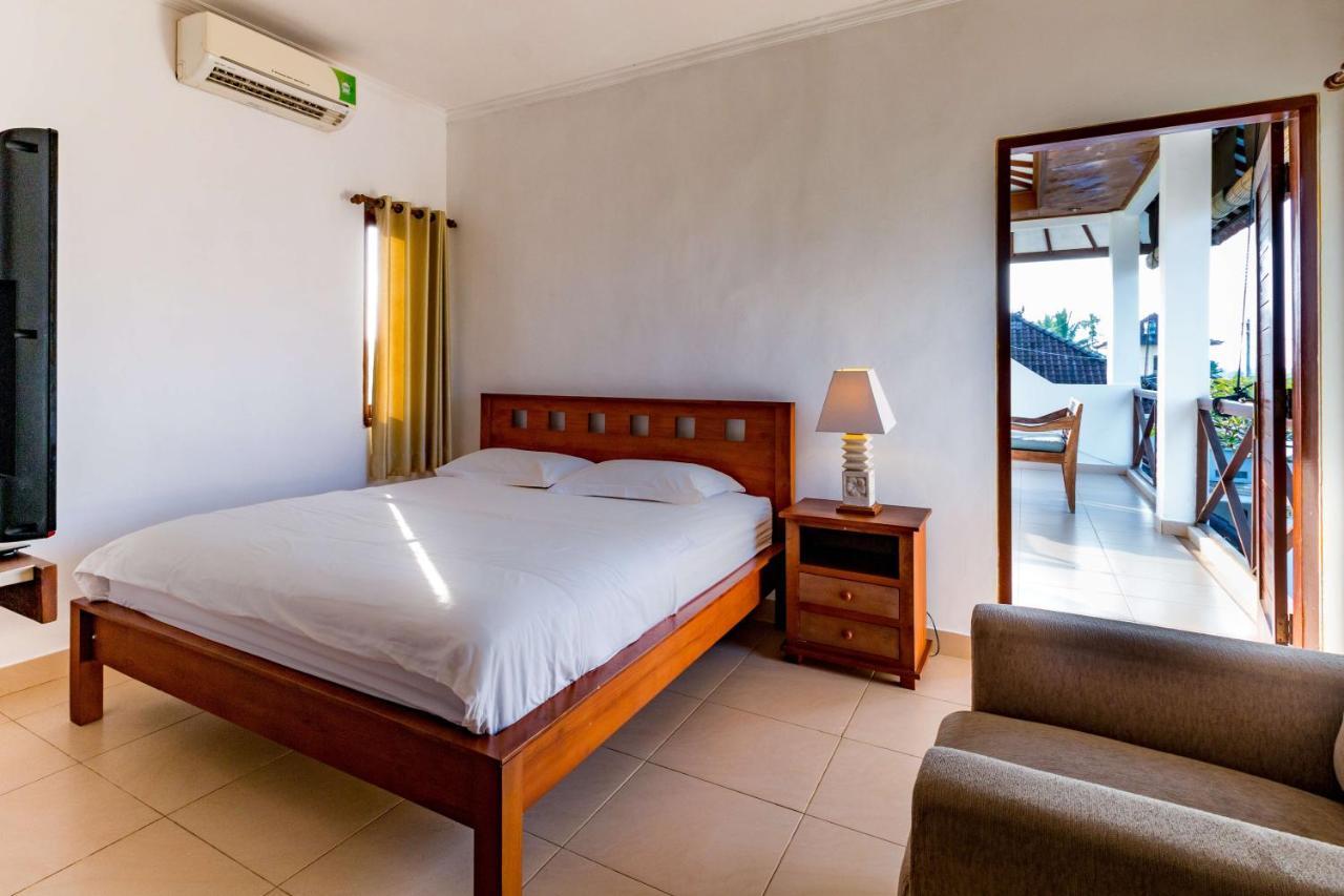 Medewi Surf Villa Pulukan Exterior photo